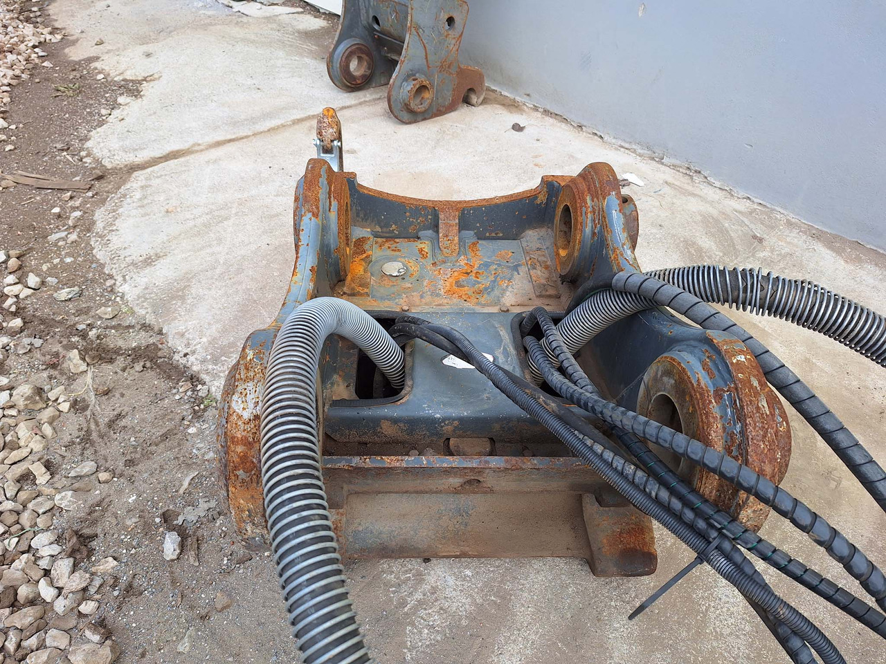 OilQuick hydraulic OQ70/55 - Брза спојка за Градежна машина: слика 4 OilQuick hydraulic OQ70/55 - Брза спојка за Градежна машина: слика 4