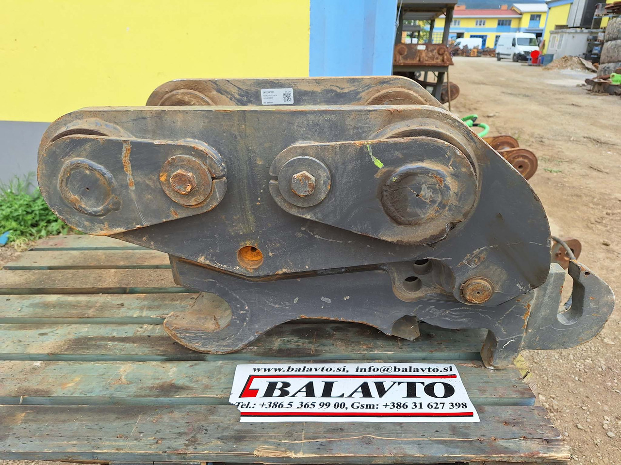 - Брза спојка за Багер: слика 1 - Брза спојка за Багер: слика 1