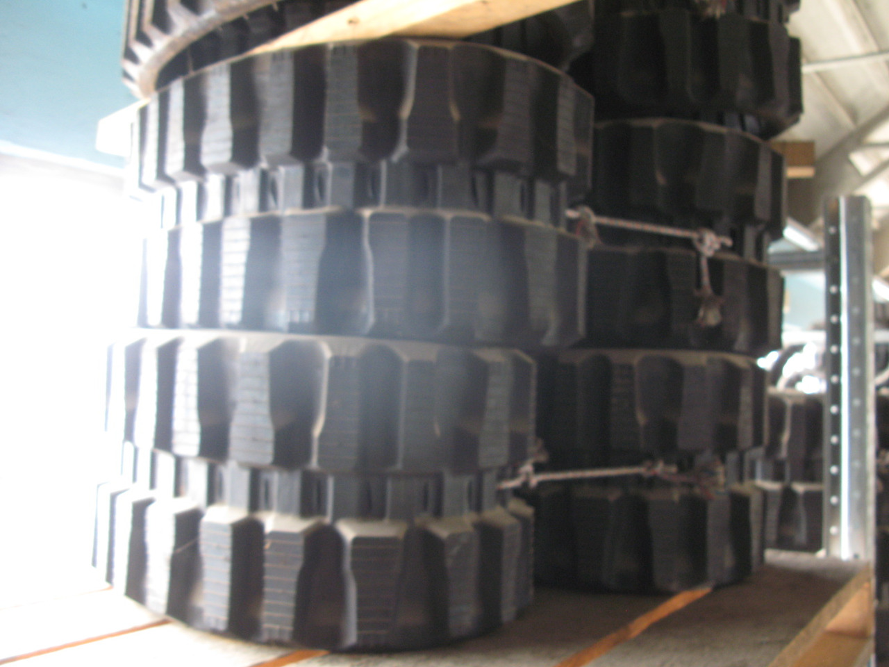 TAERYUK CW300X52,5X74 - Ролна за Багер: слика 1 TAERYUK CW300X52,5X74 - Ролна за Багер: слика 1
