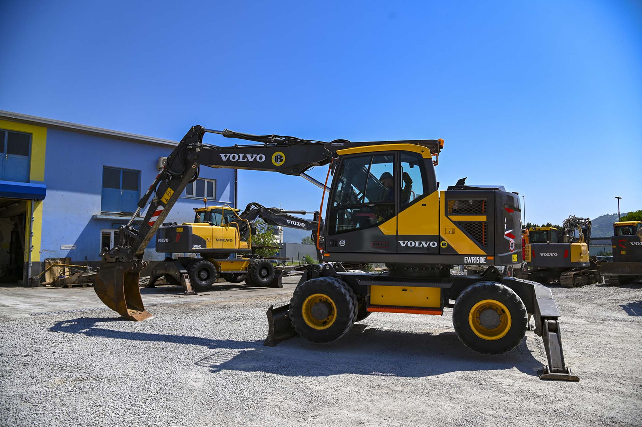 VOLVO EWR150E - Багер на тркала: слика 3 VOLVO EWR150E - Багер на тркала: слика 3