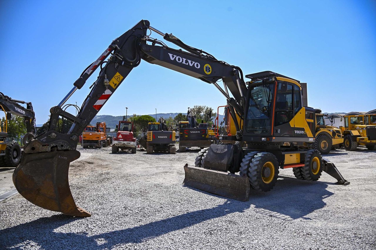 VOLVO EWR150E - Багер на тркала: слика 2 VOLVO EWR150E - Багер на тркала: слика 2