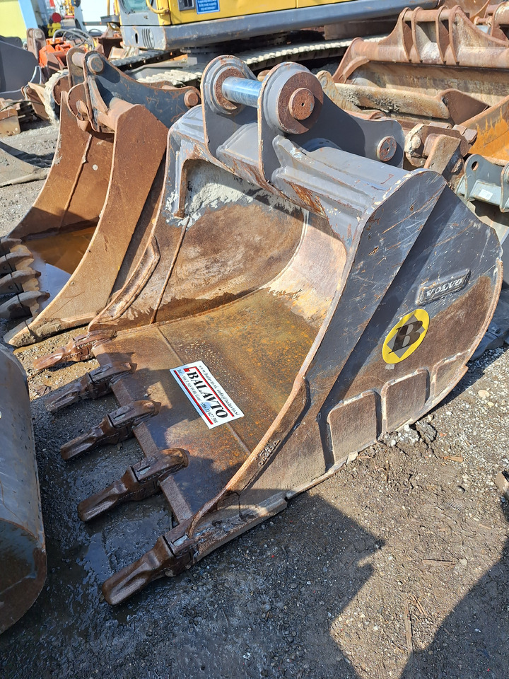 VOLVO digging bucket 1100 mm - Корпа за багер: слика 4 VOLVO digging bucket 1100 mm - Корпа за багер: слика 4