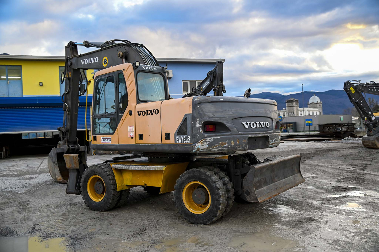 Volvo EW180B - Багер на тркала: слика 4 Volvo EW180B - Багер на тркала: слика 4