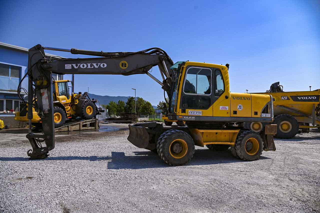 Volvo EW180B - Багер на тркала: слика 2 Volvo EW180B - Багер на тркала: слика 2