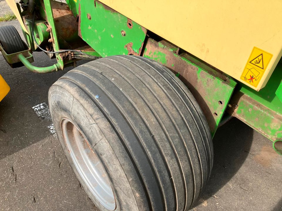 Krone Rundballenpresse VP 1500 MC Schneidwerk Netzbindung - Балирка за тркалезни бали: слика 3 Krone Rundballenpresse VP 1500 MC Schneidwerk Netzbindung - Балирка за тркалезни бали: слика 3
