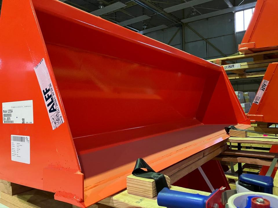 Schaufel Skid Steer 1,80m für Bobcat, Kubota, Solis, Branson - Корпа за натоварувач: слика 1 Schaufel Skid Steer 1,80m für Bobcat, Kubota, Solis, Branson - Корпа за натоварувач: слика 1