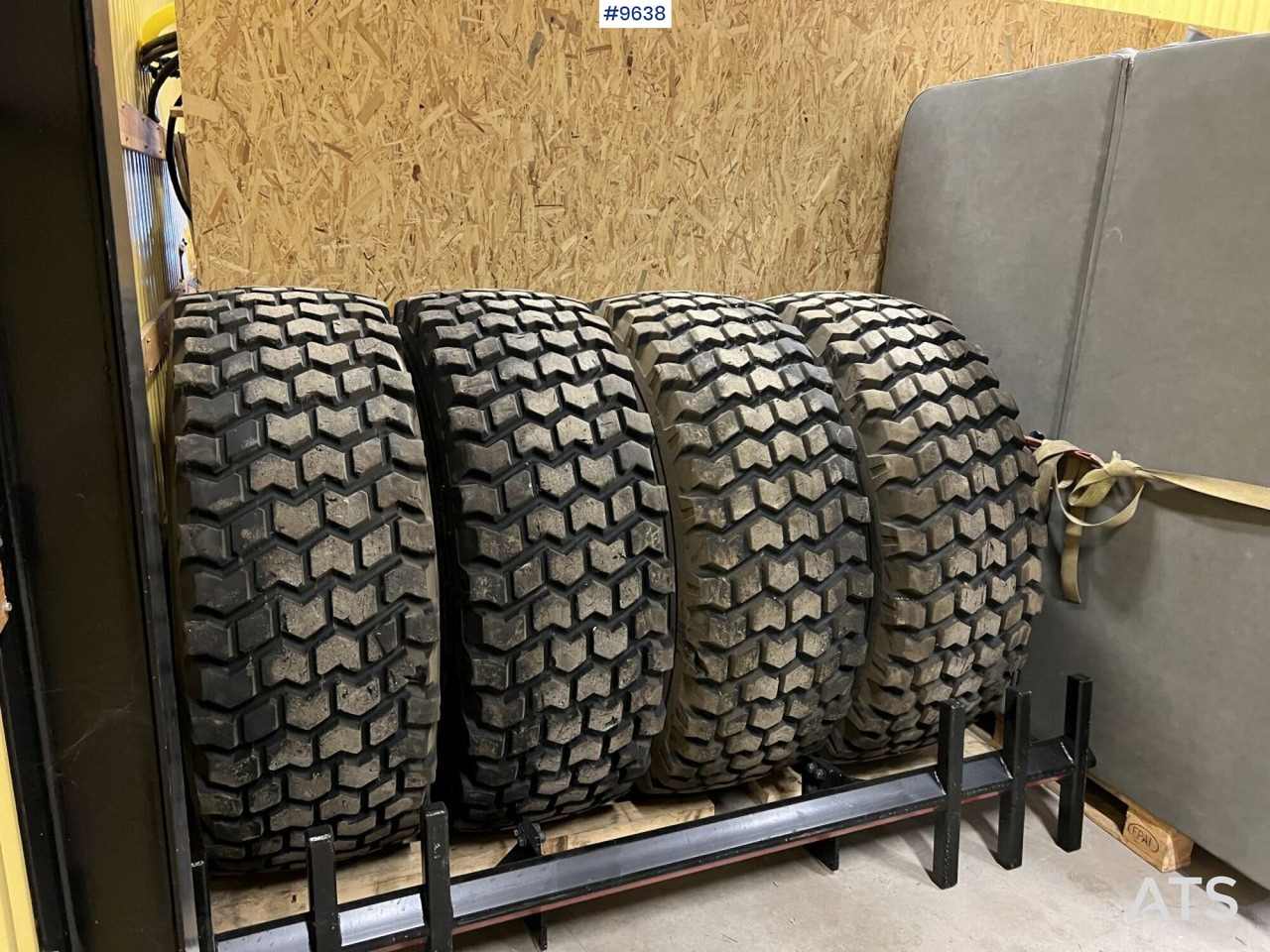 4 Nokian 20.5R25 tires on rims - Комплетно тркало за Градежна машина: слика 2 4 Nokian 20.5R25 tires on rims - Комплетно тркало за Градежна машина: слика 2