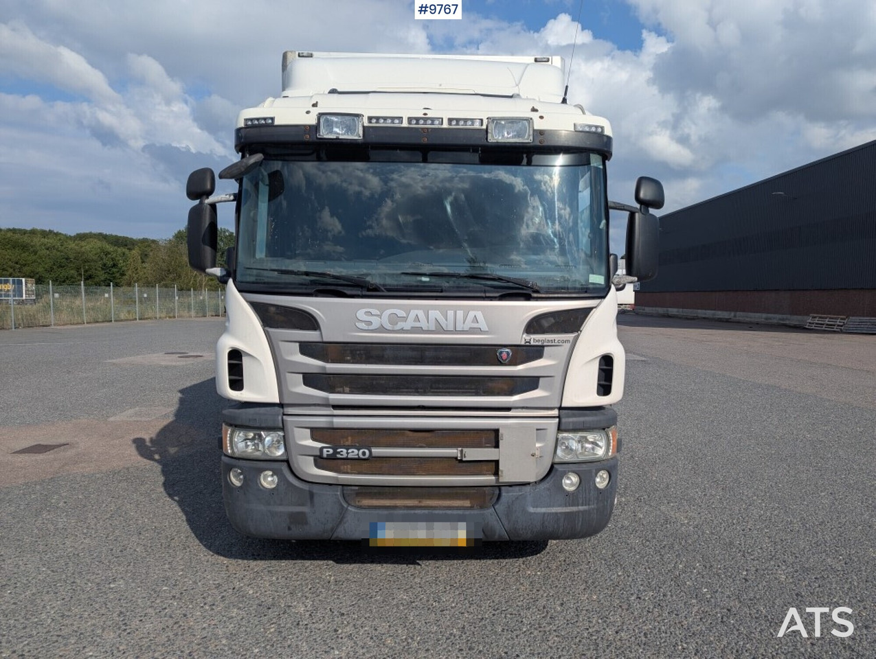 Камион сандучар Box Truck Scania P320 4X2 with tail lift: слика 12