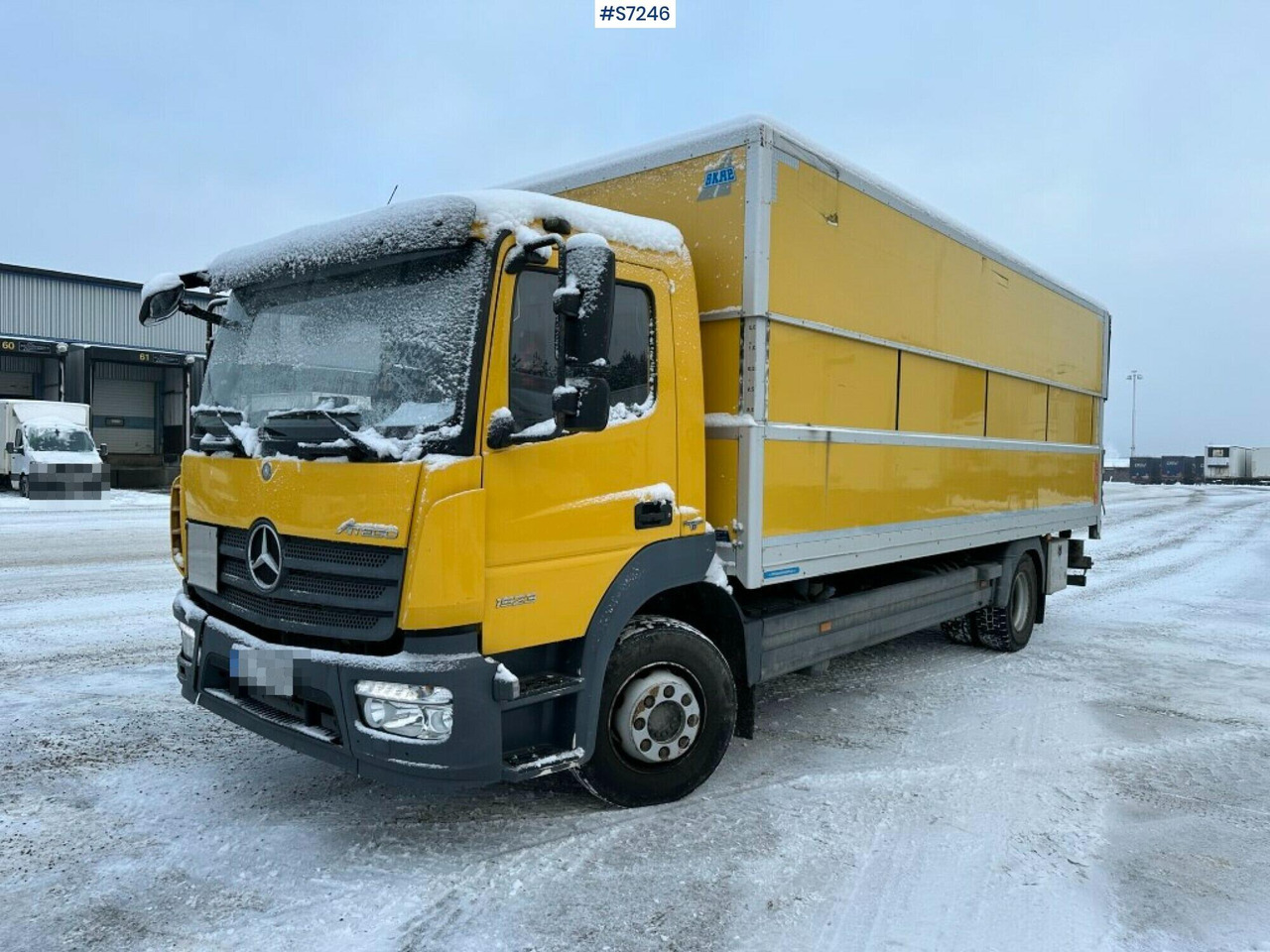 Box truck Mercedes Benz Atego 1523 with high and sinkable roof - Камион сандучар: слика 1 Box truck Mercedes Benz Atego 1523 with high and sinkable roof - Камион сандучар: слика 1