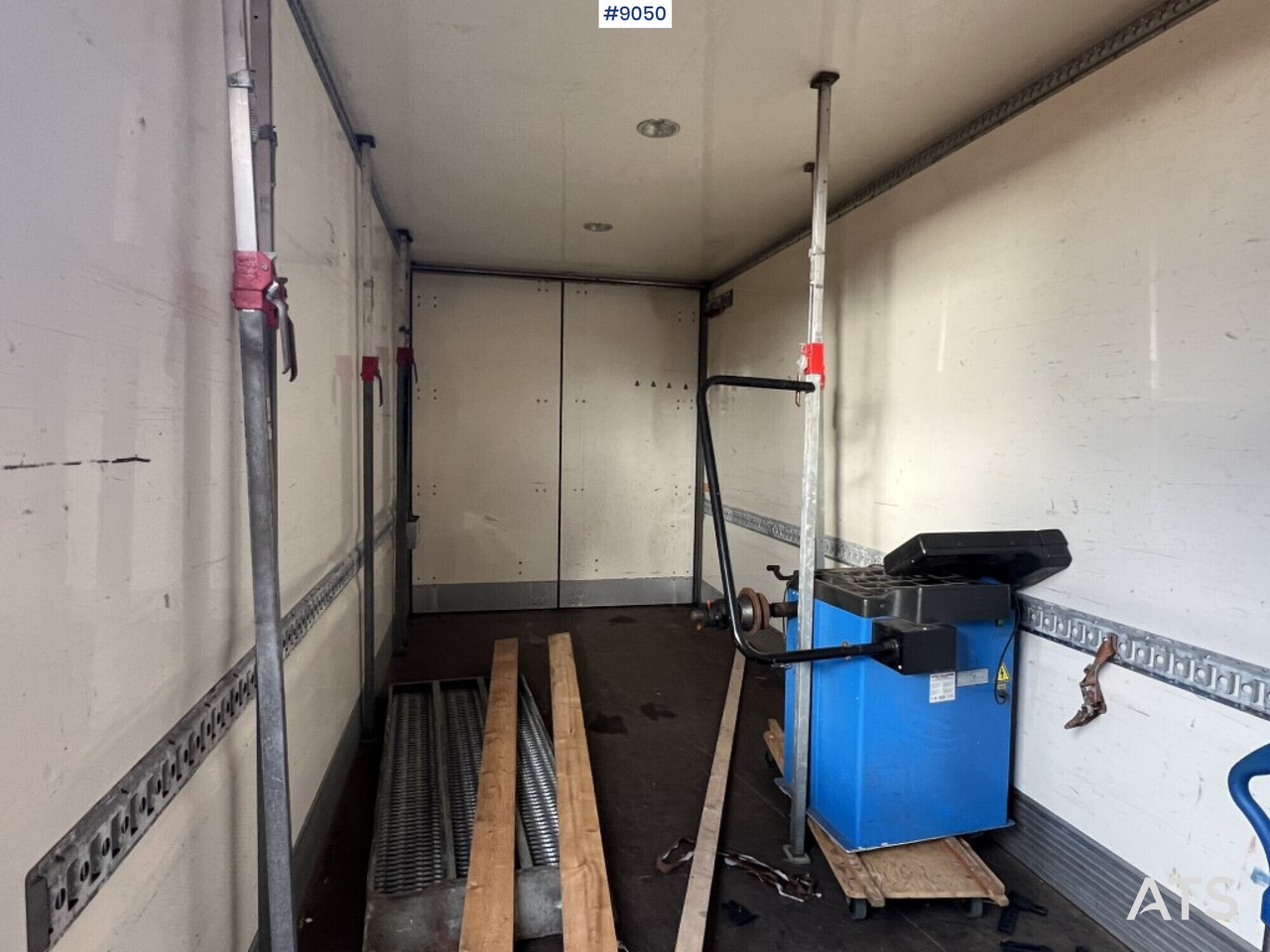 Box truck Volvo FM9 4X2 - Камион сандучар: слика 5 Box truck Volvo FM9 4X2 - Камион сандучар: слика 5