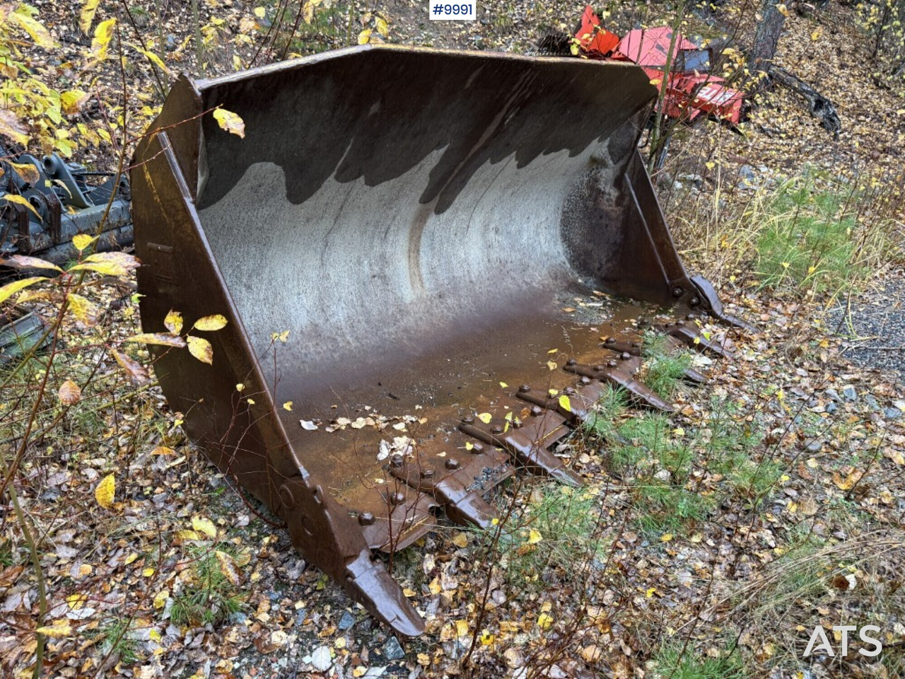 CAT Bucket - Корпа за натоварувач: слика 2 CAT Bucket - Корпа за натоварувач: слика 2