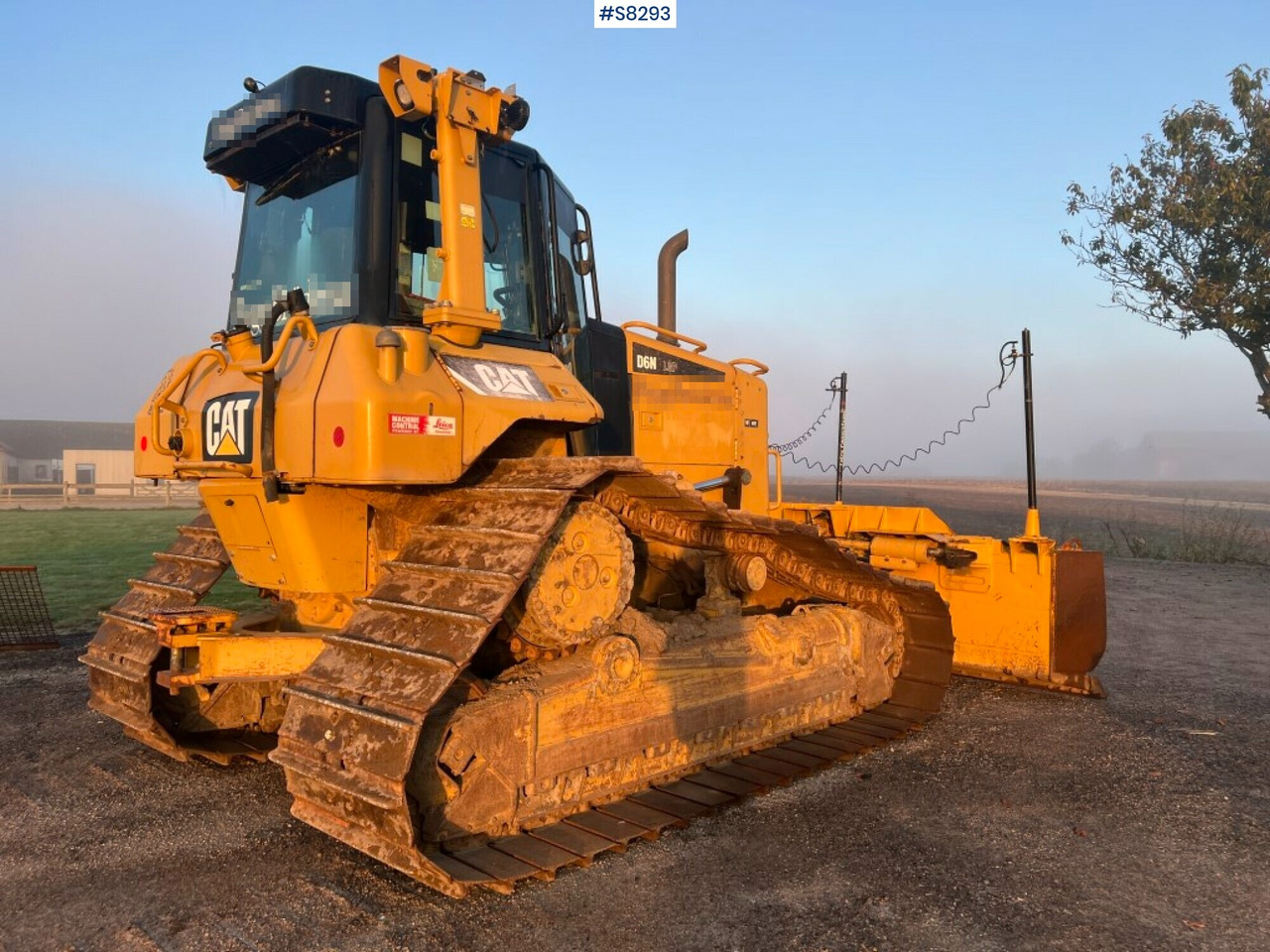 CAT CRAWLER DOZER D6N LGP with Icon gps80 Leica digging system (SEE VIDEO) - Булдожер: слика 2 CAT CRAWLER DOZER D6N LGP with Icon gps80 Leica digging system (SEE VIDEO) - Булдожер: слика 2
