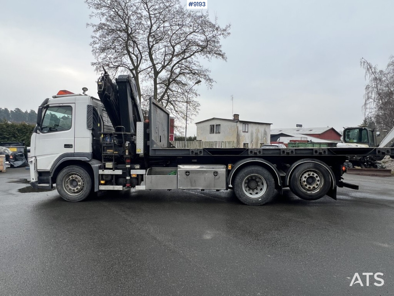 Crane truck VOLVO FM 6*2 with Flatbed and Gravel flatbed (See Video) - Камион со кран: слика 2 Crane truck VOLVO FM 6*2 with Flatbed and Gravel flatbed (See Video) - Камион со кран: слика 2