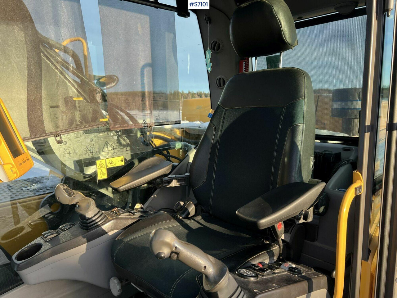 Excavator Volvo EC250DL - Багер гасеничар: слика 4 Excavator Volvo EC250DL - Багер гасеничар: слика 4