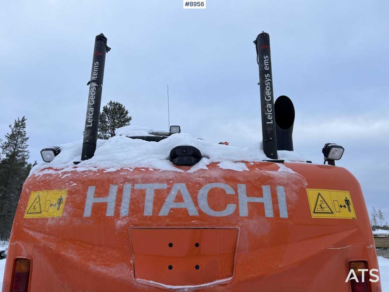 Hitachi ZX 170 W Wheeled excavator with tipper wagon and attachments - Багер на тркала: слика 5 Hitachi ZX 170 W Wheeled excavator with tipper wagon and attachments - Багер на тркала: слика 5