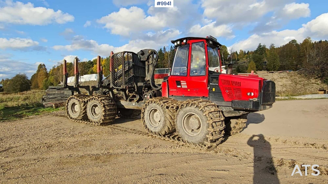 Komatsu 895 Forwarder (VIDEO) - Пренесувач на стебла: слика 2 Komatsu 895 Forwarder (VIDEO) - Пренесувач на стебла: слика 2