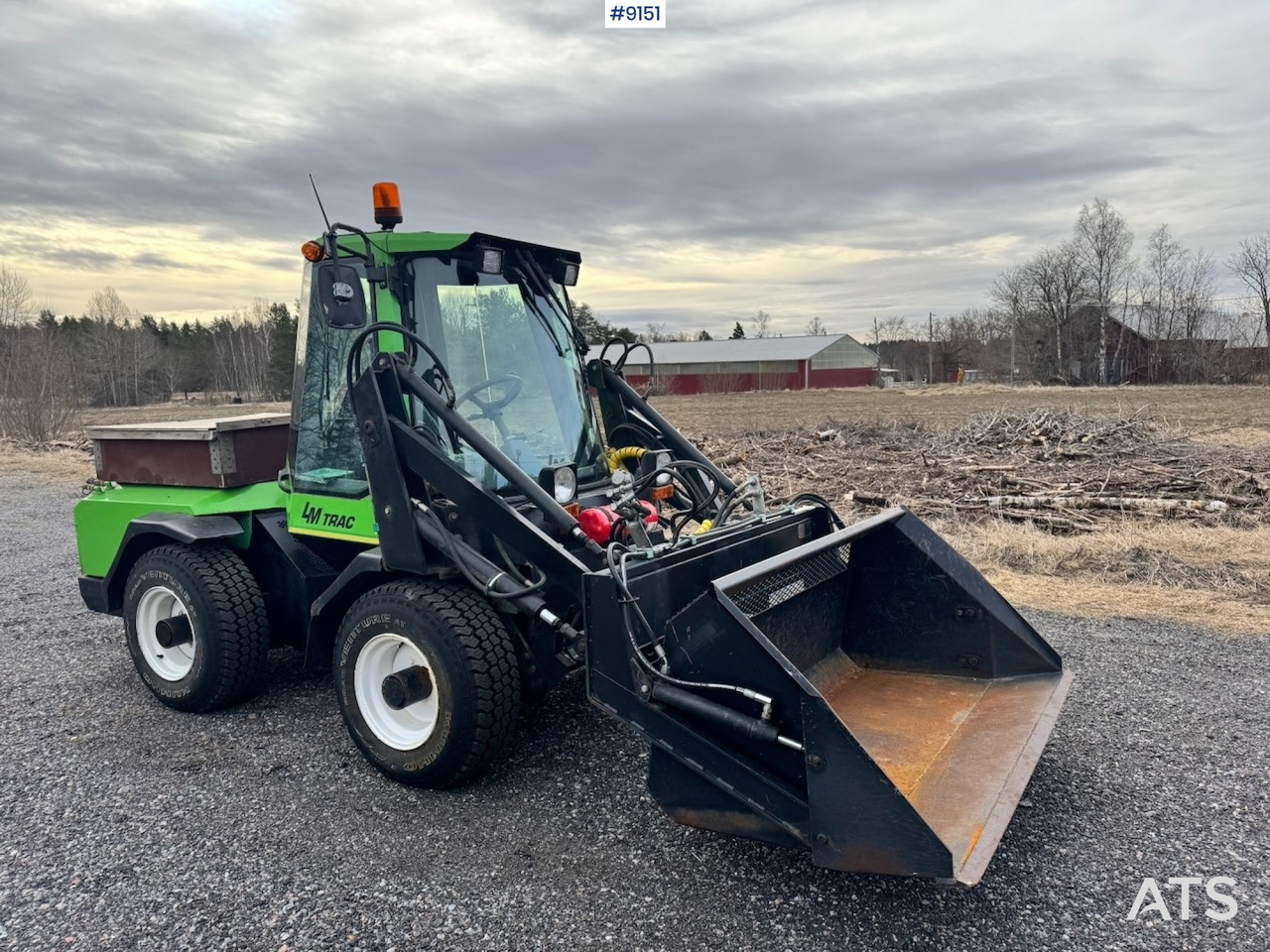 LM TRAC Skid steer loader with gears (VIDEO) - Комунално/ Специјално возило: слика 2 LM TRAC Skid steer loader with gears (VIDEO) - Комунално/ Специјално возило: слика 2