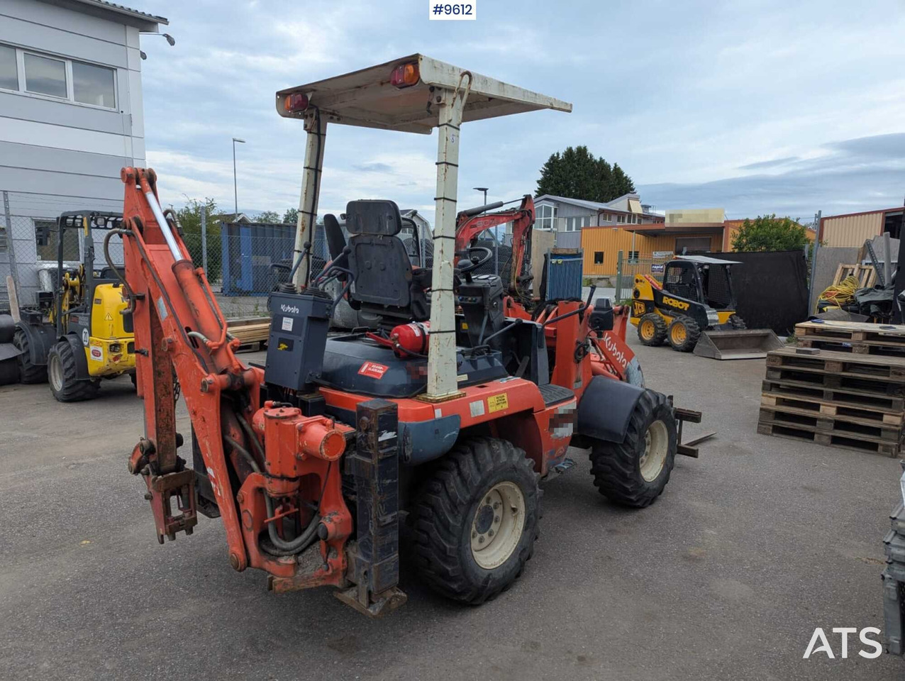 Kubota backhoe loader - Ровокопач: слика 4 Kubota backhoe loader - Ровокопач: слика 4