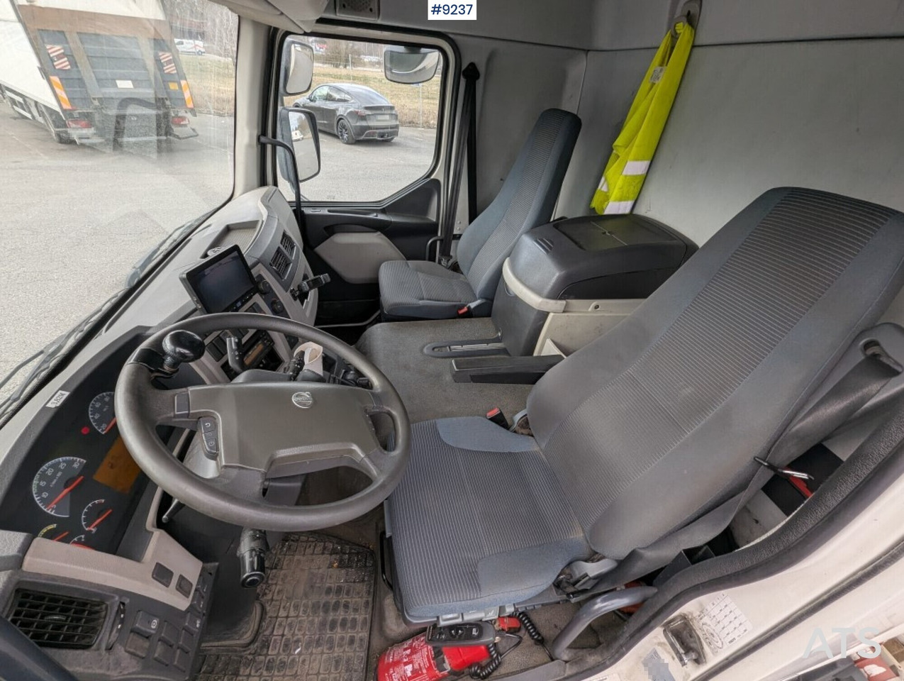 Refrigerated Box truck Volvo FL 260 4X2 with tail lift (SEE VIDEO) - Камион ладилник: слика 5 Refrigerated Box truck Volvo FL 260 4X2 with tail lift (SEE VIDEO) - Камион ладилник: слика 5