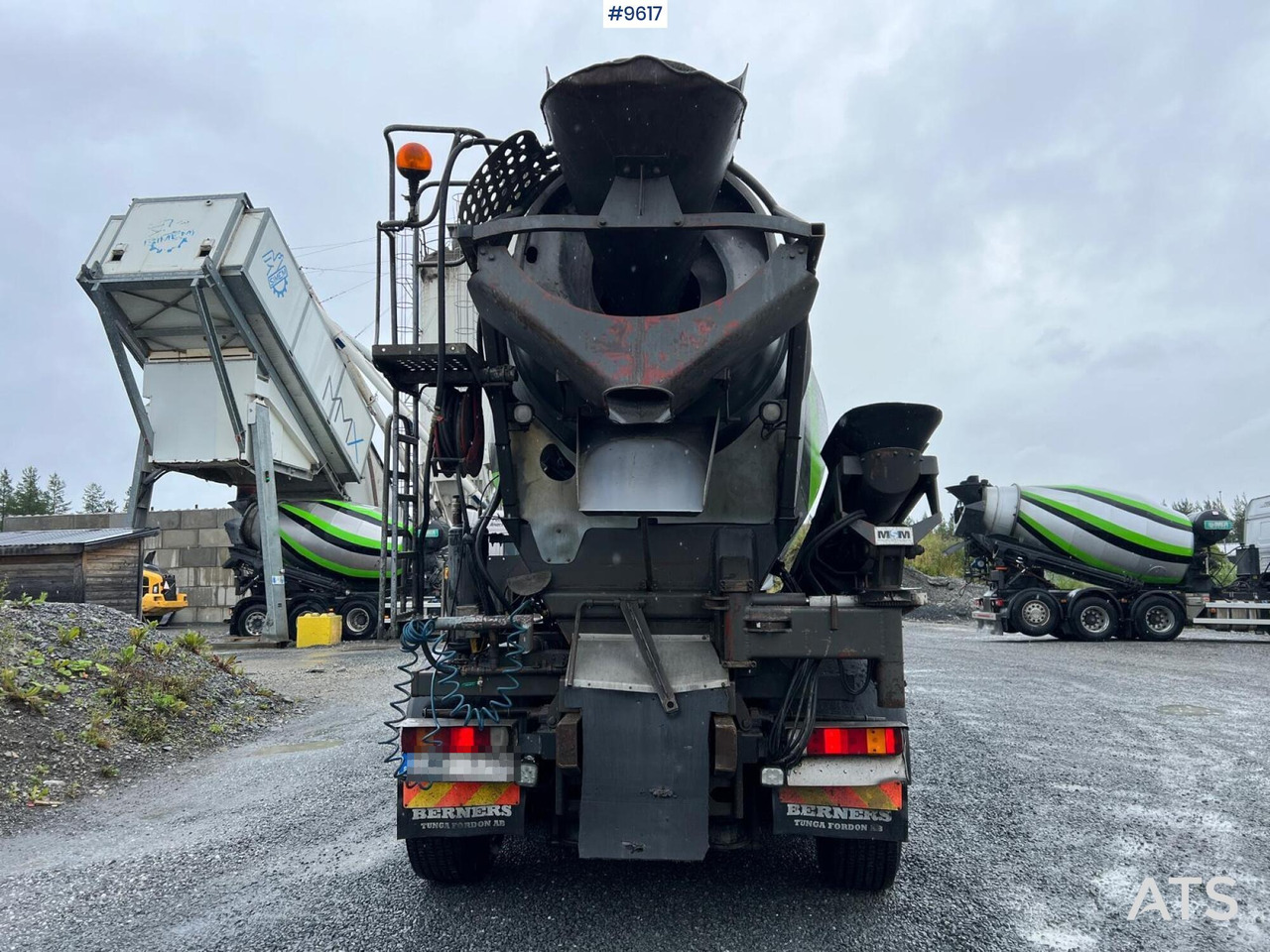 Scania R124 tridem with LAXO quick release / Concrete truck - Камион миксер за бетон: слика 4 Scania R124 tridem with LAXO quick release / Concrete truck - Камион миксер за бетон: слика 4