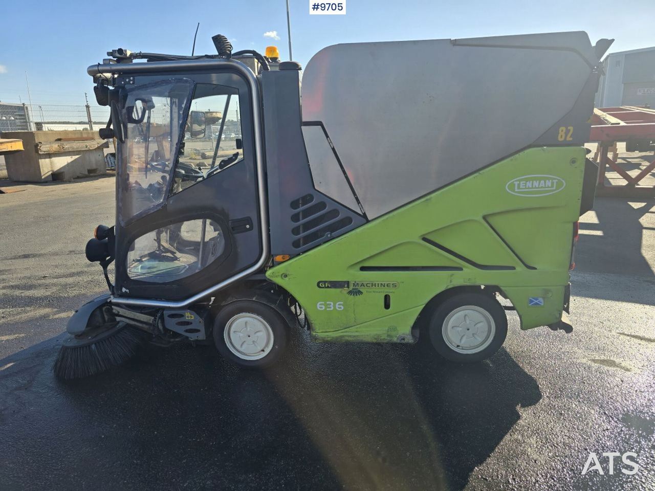 Sweeper - Tennant 636 (SEE VIDEO) - Возило за метење: слика 2 Sweeper - Tennant 636 (SEE VIDEO) - Возило за метење: слика 2