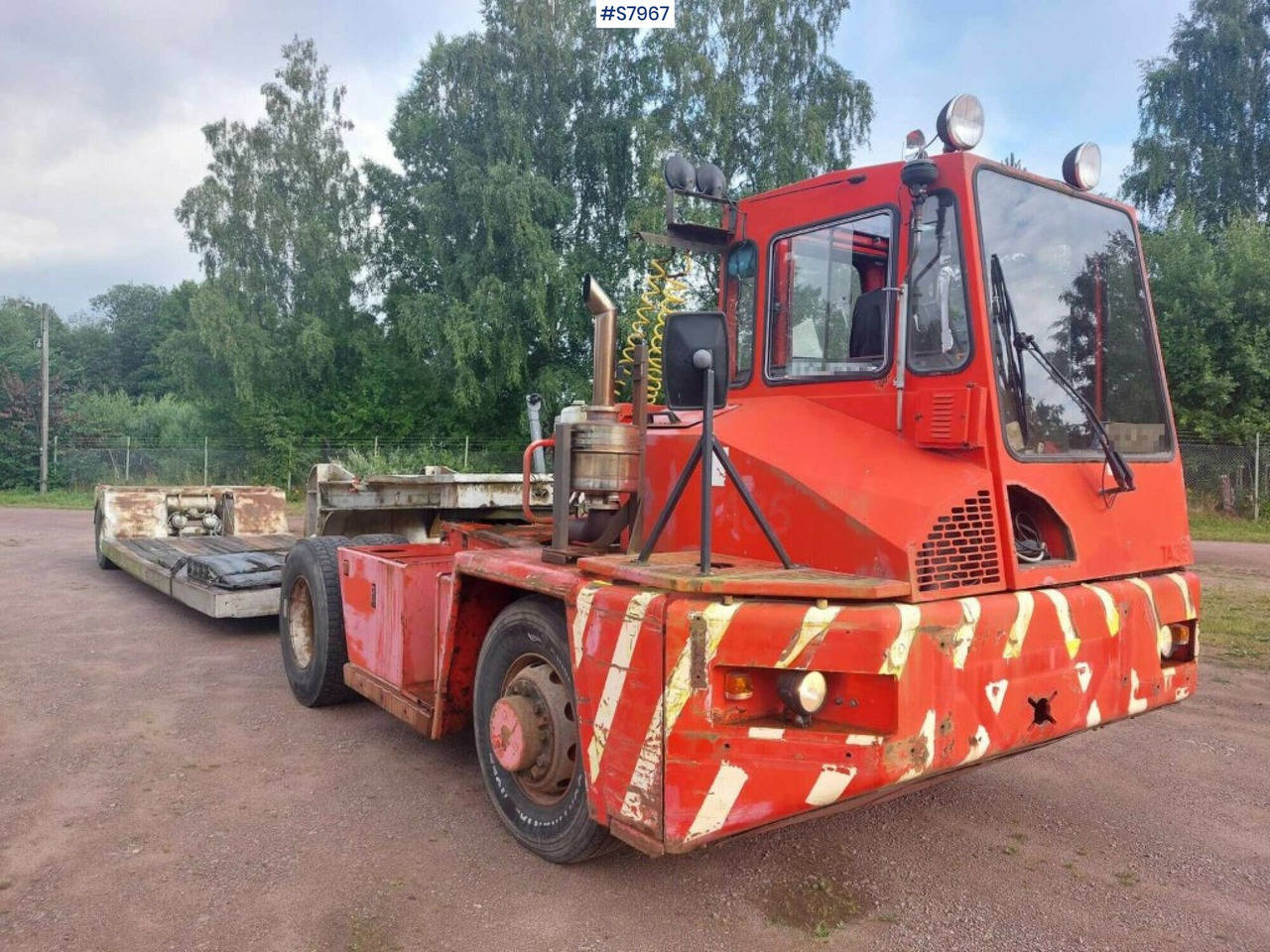 Terminal tractor Kalmar TA 3544 - Трактор на терминалот: слика 1 Terminal tractor Kalmar TA 3544 - Трактор на терминалот: слика 1