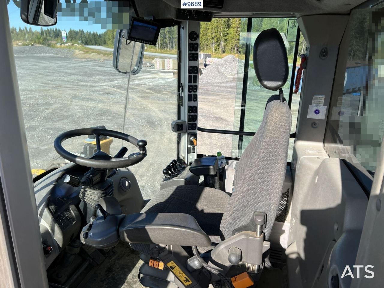 VOLVO L60G Wheel loader with multi-bucket - Натоварувач на тркала: слика 5 VOLVO L60G Wheel loader with multi-bucket - Натоварувач на тркала: слика 5