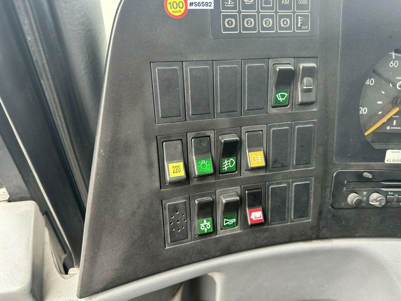 Патнички вагон автобус Van Hool E200 Bus: слика 38