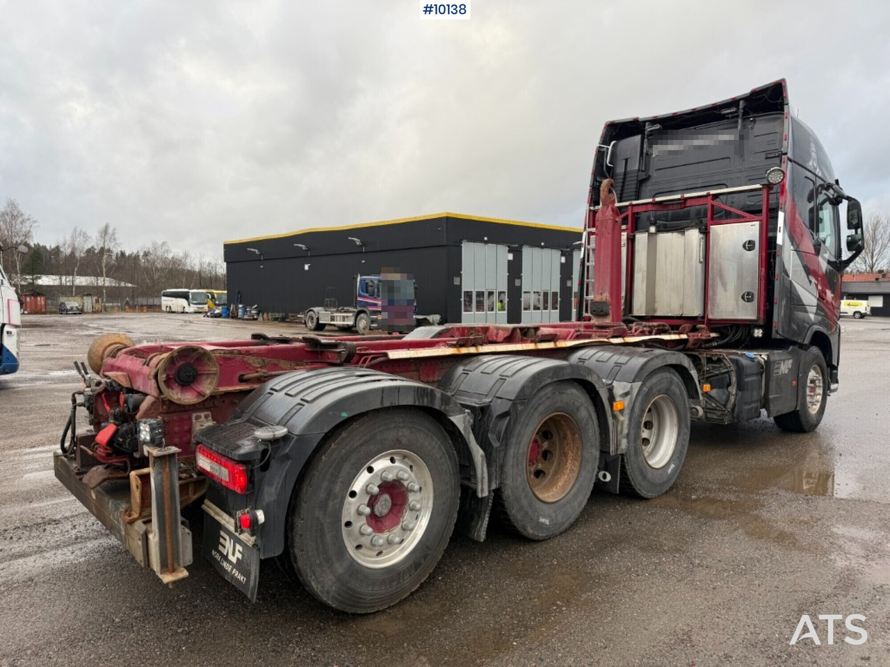 Volvo FH 8X4 Hook truck with plow and salt spreader - Камион со кука за подигање: слика 4 Volvo FH 8X4 Hook truck with plow and salt spreader - Камион со кука за подигање: слика 4