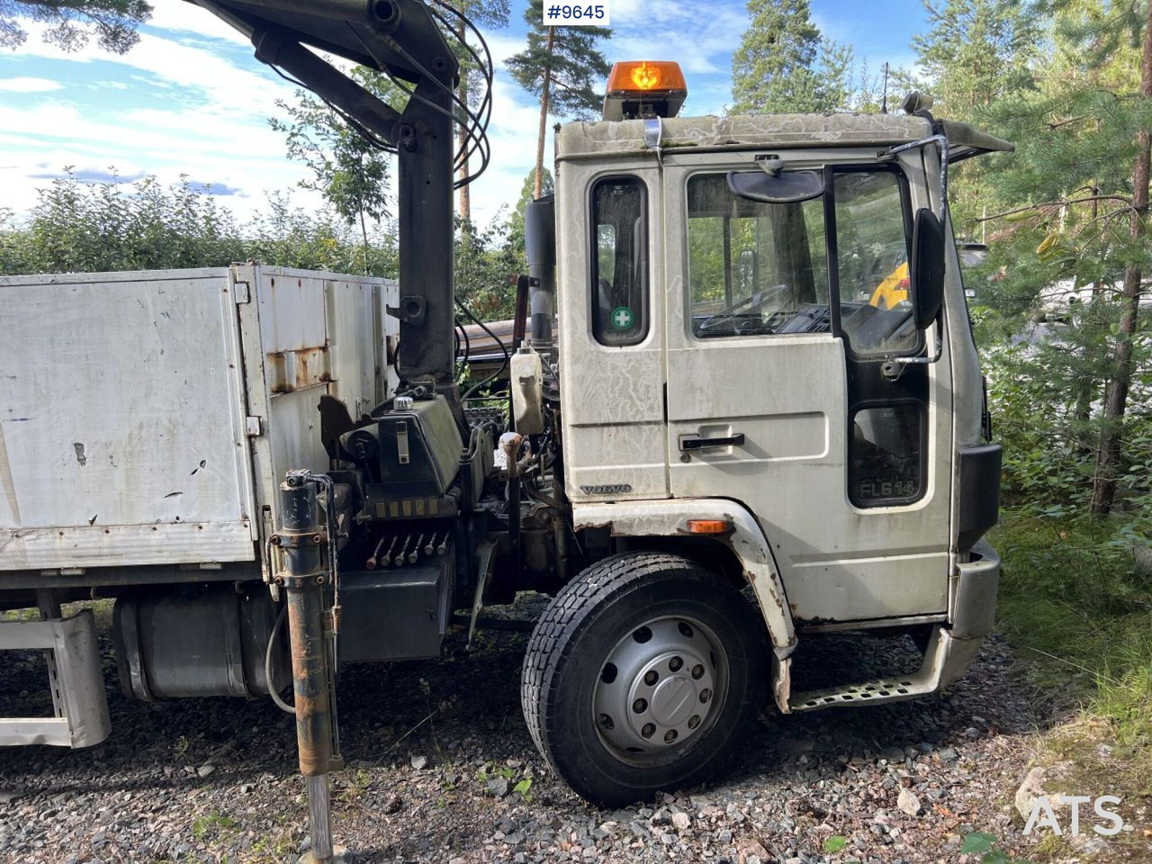 Volvo FL 614 4X2 Crane truck Repair object (VIDEO) - Камион со платформа, Камион со кран: слика 4 Volvo FL 614 4X2 Crane truck Repair object (VIDEO) - Камион со платформа, Камион со кран: слика 4