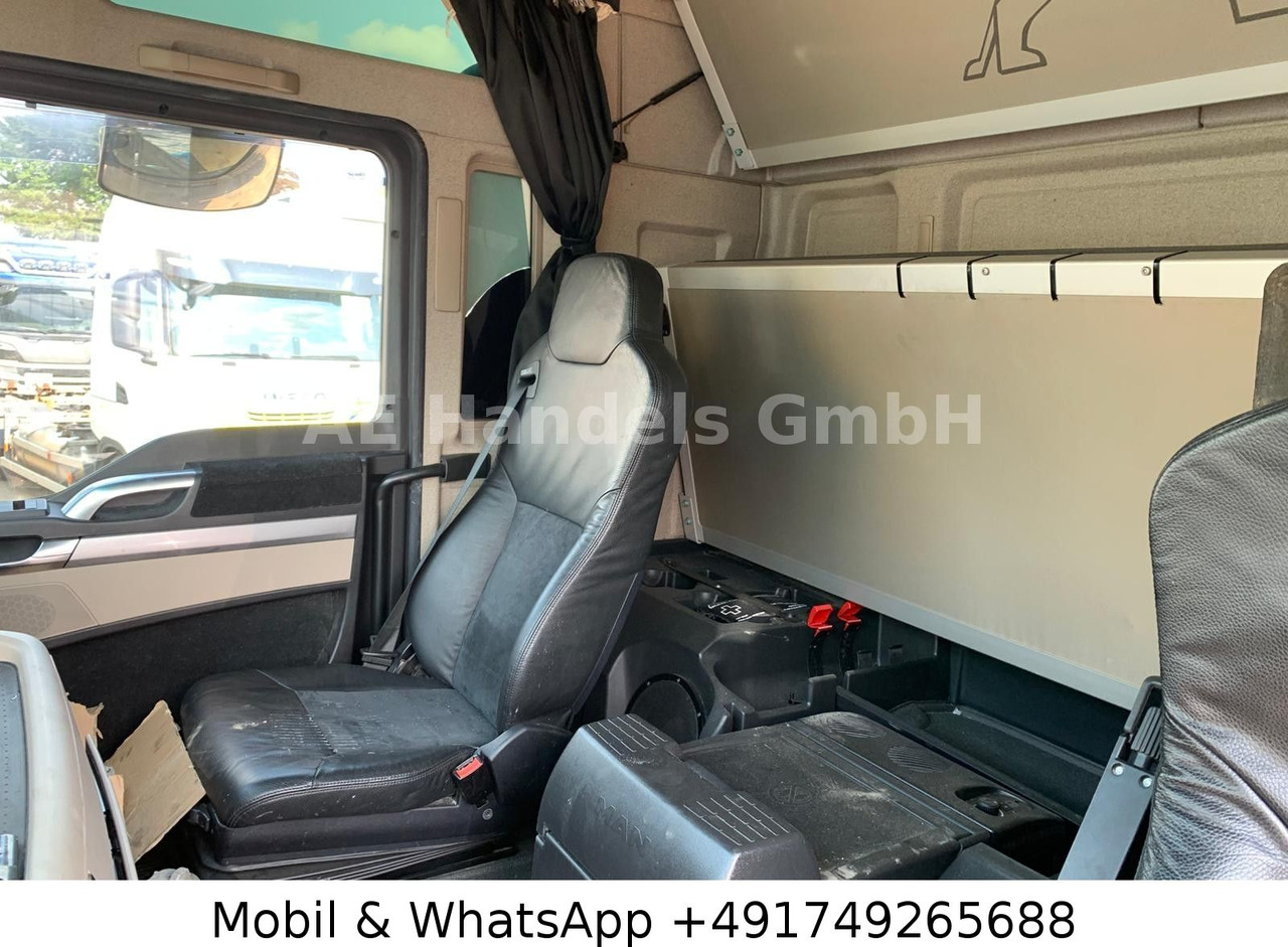 Камион влекач MAN TGX 18.500 XXL Red Lion BL *Retarder/2xTank/ACC: слика 17