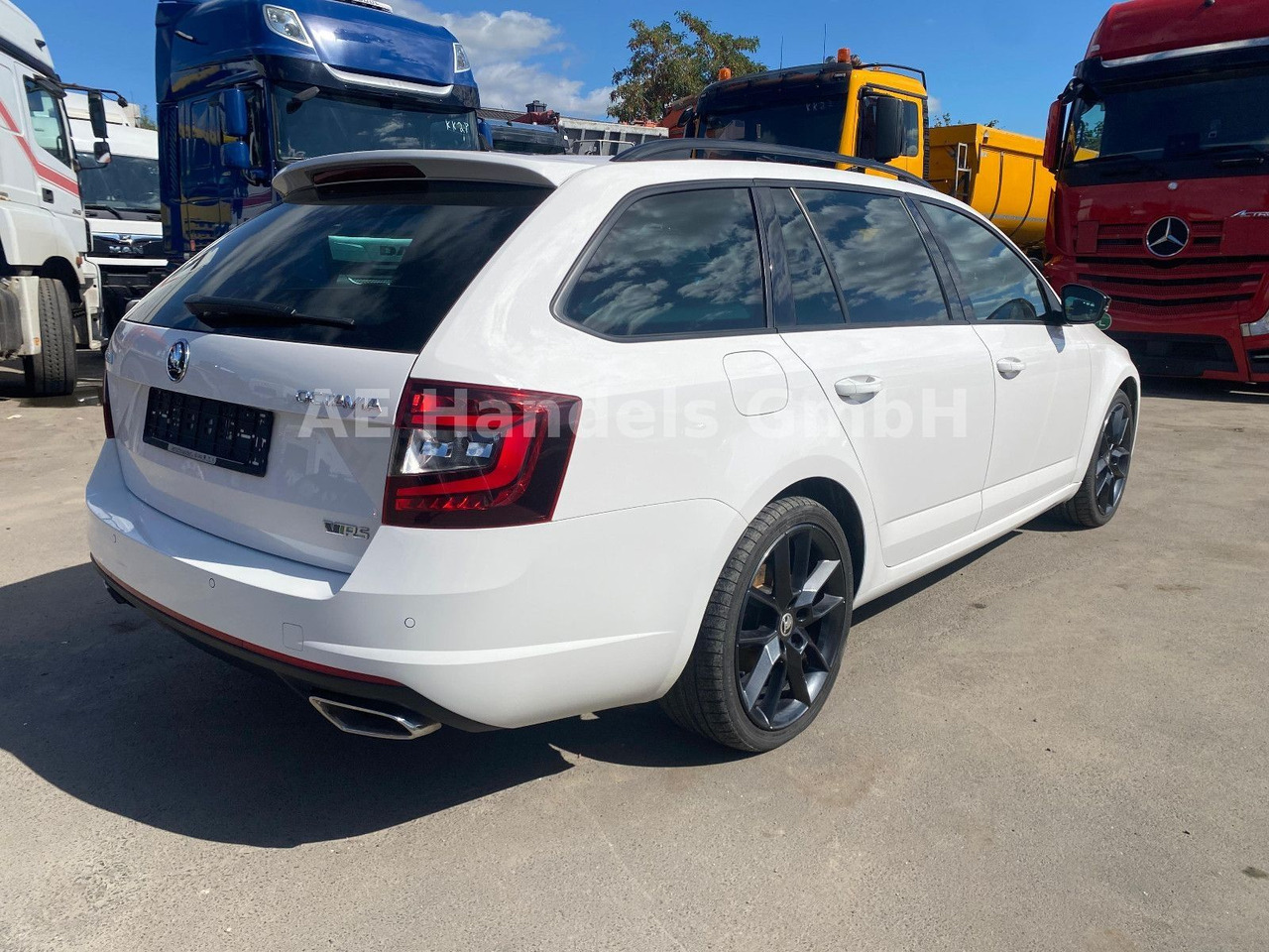 Skoda Octavia VRS Kombi 2.0 TDI *ACC/PDC/LED/1.Hand/HU - Караван: слика 3 Skoda Octavia VRS Kombi 2.0 TDI *ACC/PDC/LED/1.Hand/HU - Караван: слика 3