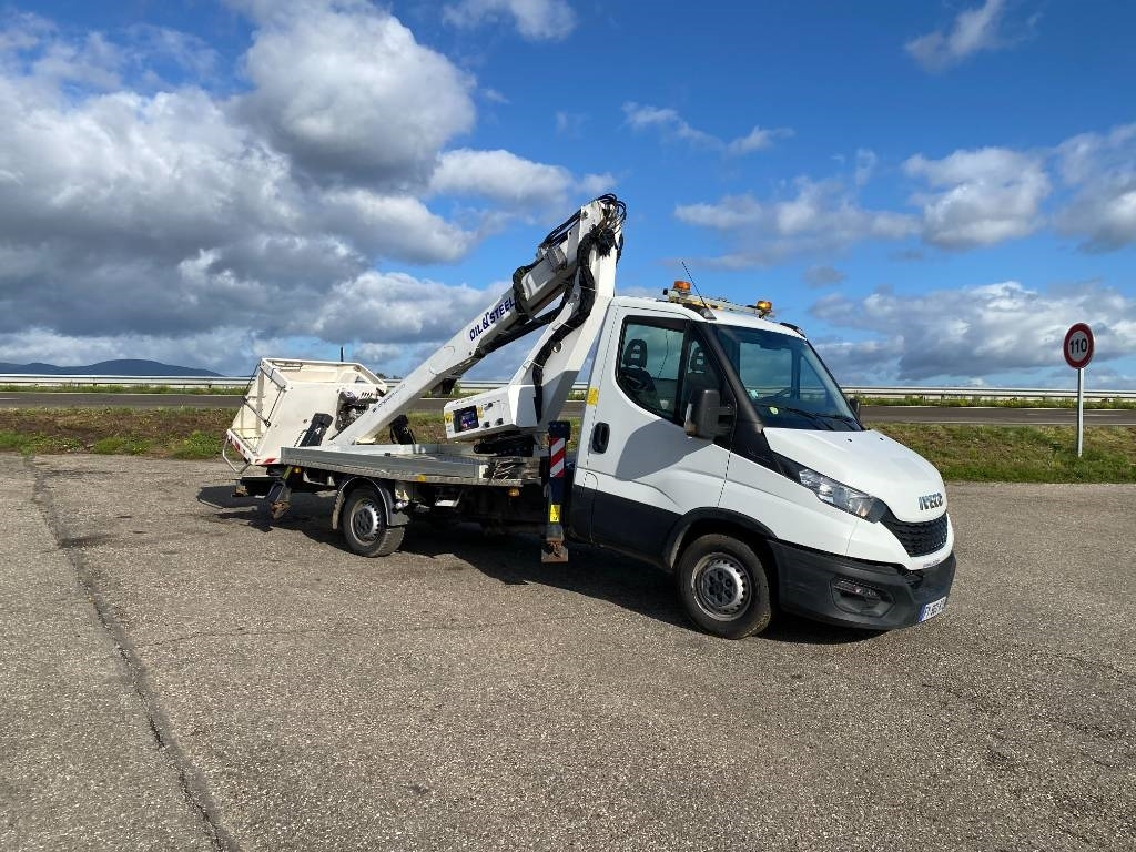 Iveco DAILY 35-140S / 2.3 Multijet 136-OIL&STEEL - Камион со подигачка кошница: слика 4 Iveco DAILY 35-140S / 2.3 Multijet 136-OIL&STEEL - Камион со подигачка кошница: слика 4