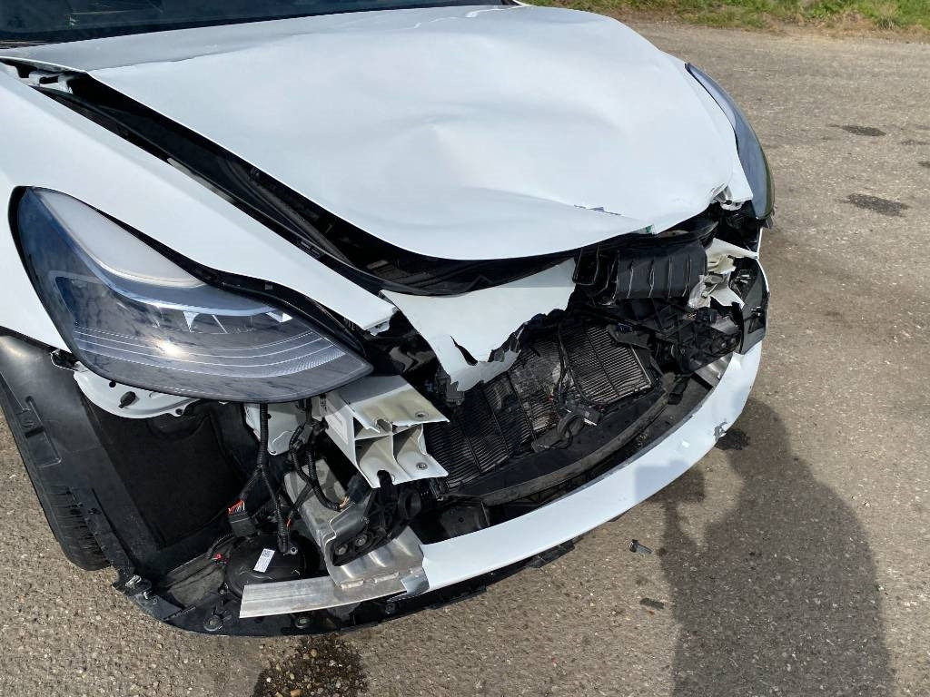 Седан Tesla MODEL 3 - 5YJ3 Rwd Origine Française: слика 10 Седан Tesla MODEL 3 - 5YJ3 Rwd Origine Française: слика 10