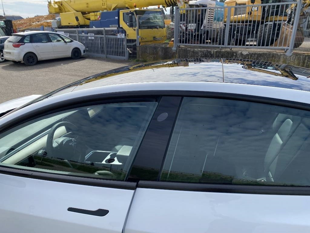 Седан Tesla MODEL 3 - 5YJ3 Rwd Origine Française: слика 32 Седан Tesla MODEL 3 - 5YJ3 Rwd Origine Française: слика 32