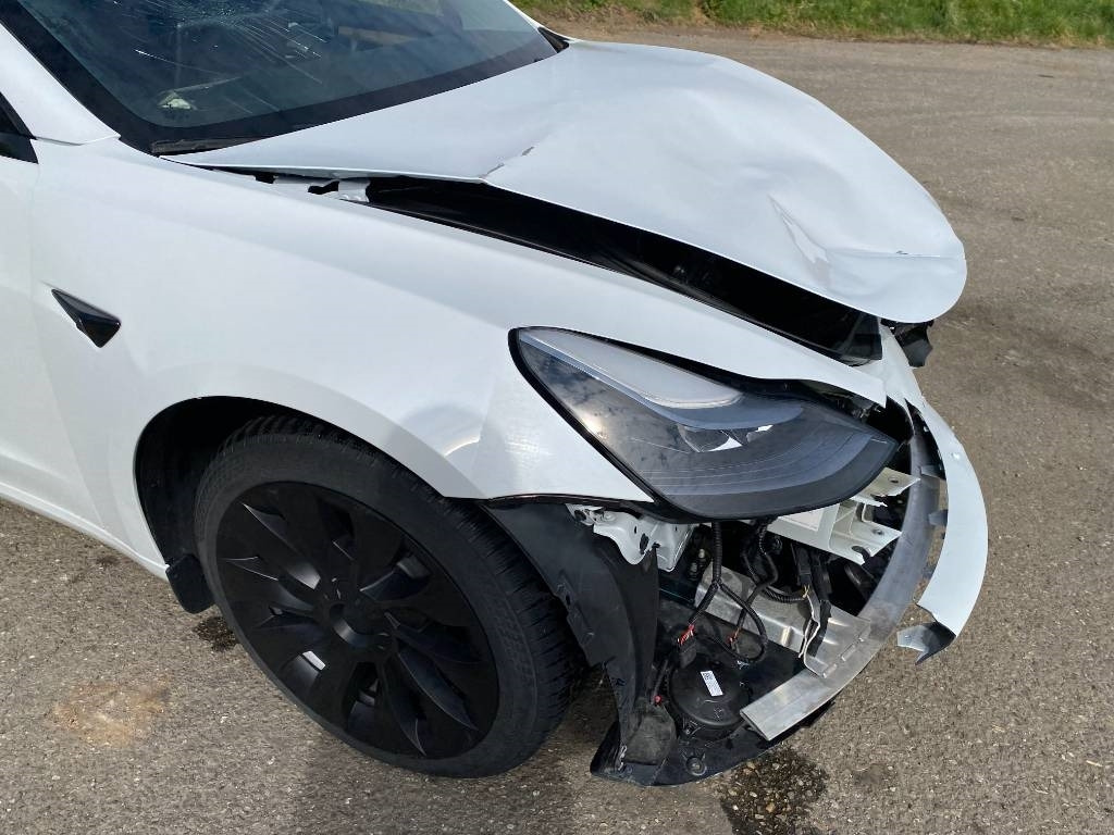 Седан Tesla MODEL 3 - 5YJ3 Rwd Origine Française: слика 47 Седан Tesla MODEL 3 - 5YJ3 Rwd Origine Française: слика 47