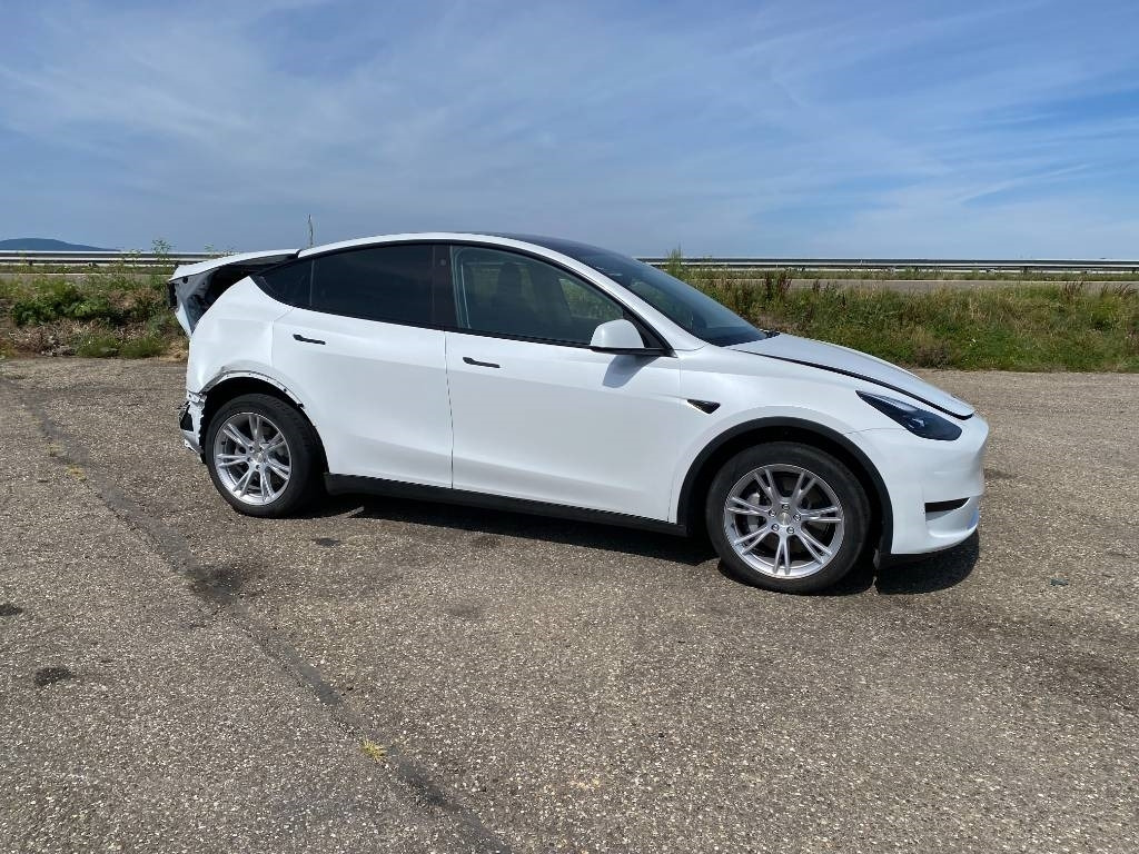 Tesla Model Y RWD / Origine Française endommagée - Автомобил: слика 3 Tesla Model Y RWD / Origine Française endommagée - Автомобил: слика 3