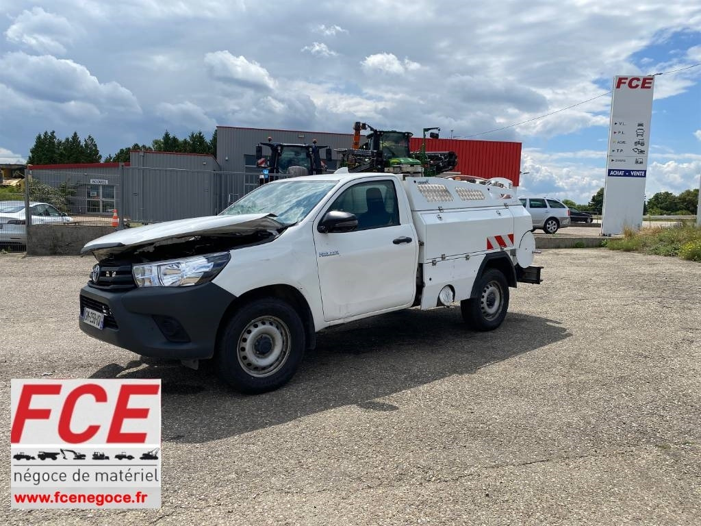 Toyota HILUX 2.4 D4D /MINIMAX COMBINE LONGWAY endommagé - Вакуумски камион: слика 1 Toyota HILUX 2.4 D4D /MINIMAX COMBINE LONGWAY endommagé - Вакуумски камион: слика 1