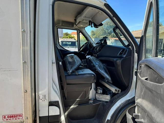 Iveco 70C180 CAISSE HAYON - Комбе фургон: слика 4 Iveco 70C180 CAISSE HAYON - Комбе фургон: слика 4