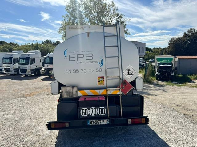 Renault MIDLUM 210 CITERNE MERCERON 11000 L 4 COMPARTIMENTS - Камион цистерна: слика 3 Renault MIDLUM 210 CITERNE MERCERON 11000 L 4 COMPARTIMENTS - Камион цистерна: слика 3