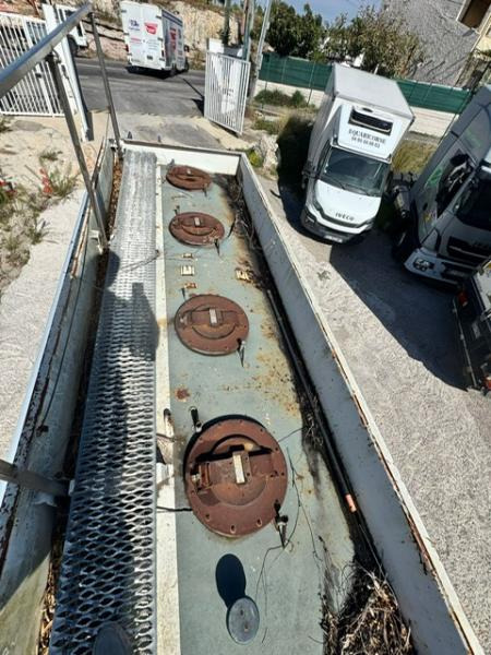 Renault MIDLUM 210 CITERNE MERCERON 11000 L 4 COMPARTIMENTS - Камион цистерна: слика 4 Renault MIDLUM 210 CITERNE MERCERON 11000 L 4 COMPARTIMENTS - Камион цистерна: слика 4