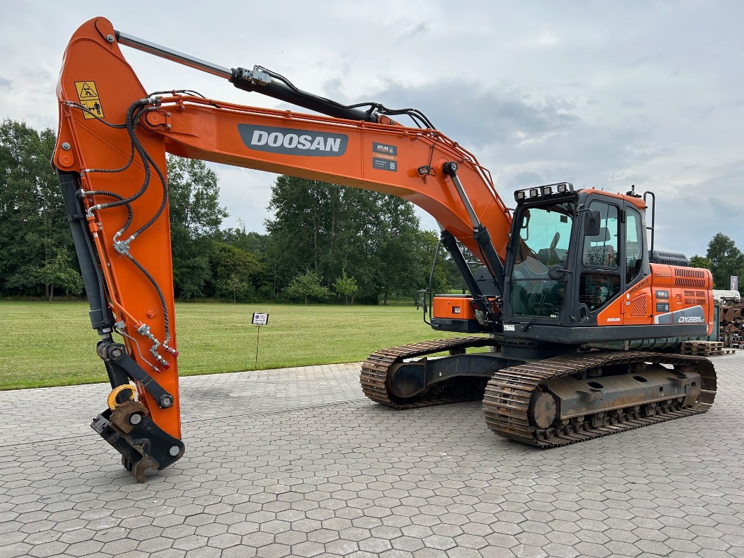 Doosan DX225LC-5 - Багер гасеничар: слика 1 Doosan DX225LC-5 - Багер гасеничар: слика 1