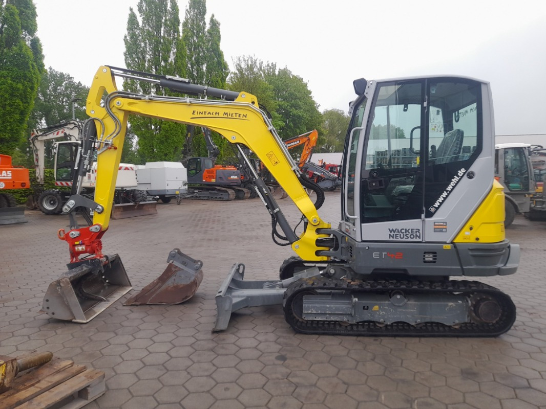 Neuson ET42 - Мини багер: слика 1 Neuson ET42 - Мини багер: слика 1