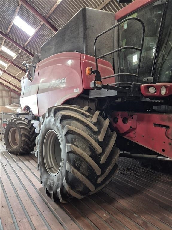 Case IH Axial-Flow 8010 MacDon skærebord - Комбајн: слика 1 Case IH Axial-Flow 8010 MacDon skærebord - Комбајн: слика 1