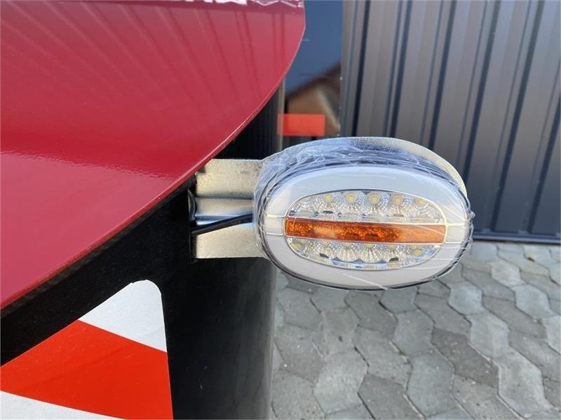 Case IH Frontvægtklods 1800 kg med lys - Противтежа: слика 4 Case IH Frontvægtklods 1800 kg med lys - Противтежа: слика 4