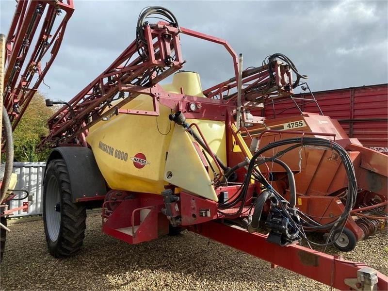 Hardi NAVIGATOR 6000L - Стазен распрскувач: слика 2 Hardi NAVIGATOR 6000L - Стазен распрскувач: слика 2
