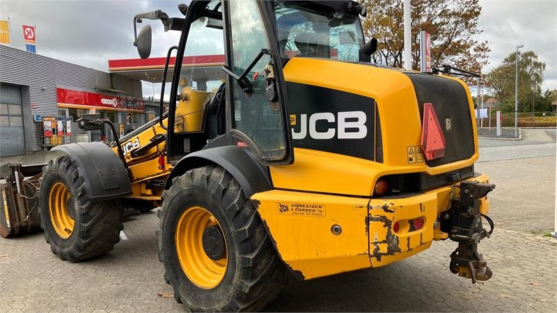 JCB TM 320S Agri - Телескопски ракувач: слика 3 JCB TM 320S Agri - Телескопски ракувач: слика 3