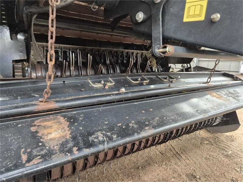 New Holland BR7070 med rotorsnitter Snitter - Балирка за тркалезни бали: слика 3 New Holland BR7070 med rotorsnitter Snitter - Балирка за тркалезни бали: слика 3