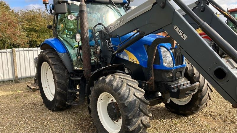 New Holland T6030 - Трактор: слика 1 New Holland T6030 - Трактор: слика 1
