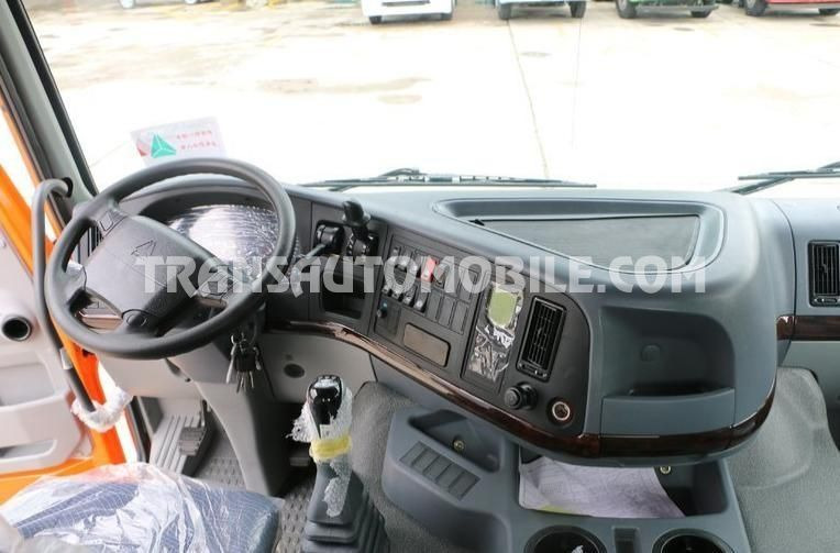 Sinotruk HOWO 6X6 ALL-WHEEL DRIVE - Камион влекач: слика 2 Sinotruk HOWO 6X6 ALL-WHEEL DRIVE - Камион влекач: слика 2